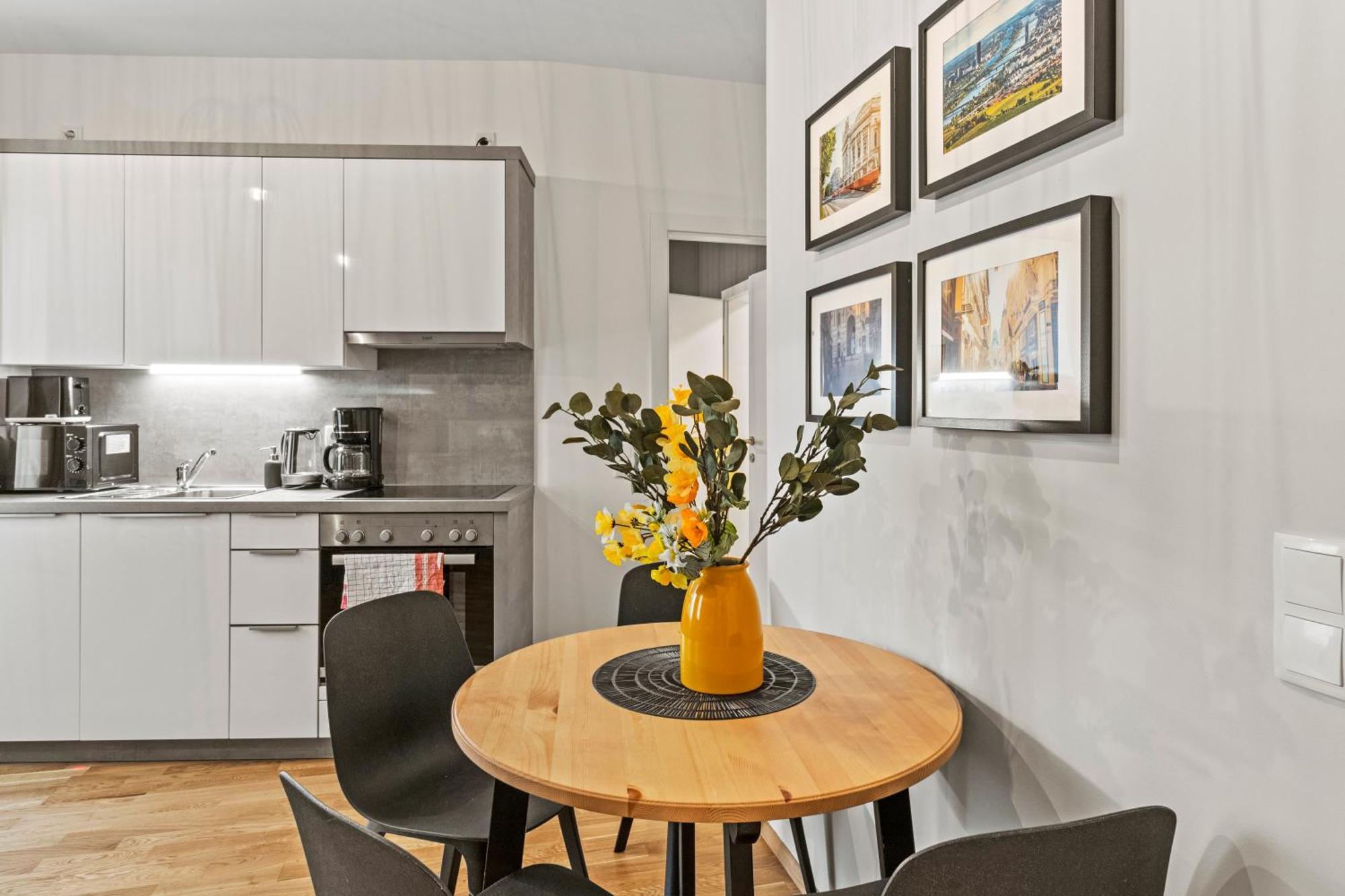 1 Min To Public Transport - 3 Min To Supermarket And Pharmacy - On-Site Parking For 19,90 Eur Vienna Exterior photo
